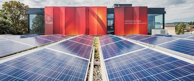 Photovoltaikanlage auf einem Dach in der Region Rorschach