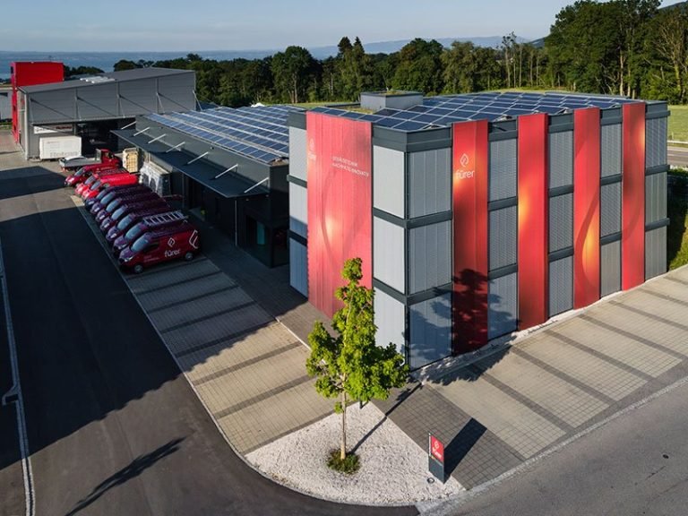 Fürer AG, 2013: Bau der Plusenergie-Geschäftsliegenschaft an der Haltelhusstrasse in Mörschwil
